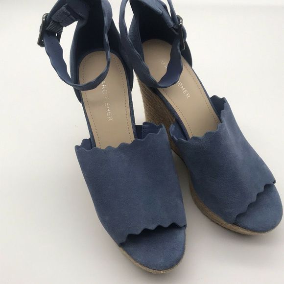 MARC FISHER Haya Scalloped Edge Wedge Blue Size 9M - Picture 1 of 7